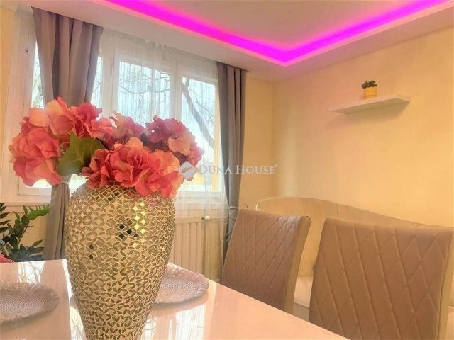 Eladó panellakás, Budapesten, III. kerületben 84.9 M Ft, 3 szobás