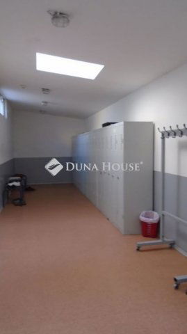 Eladó ipari ingatlan, Budapesten, XIV. kerületben 800 M Ft