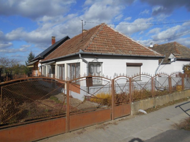 Eladó családi ház, Kékcsén 16.99 M Ft, 4 szobás