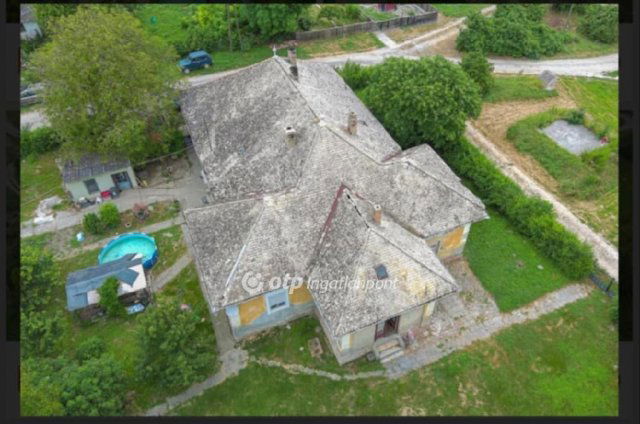 Eladó családi ház, Szekszárdon 46.9 M Ft, 4 szobás