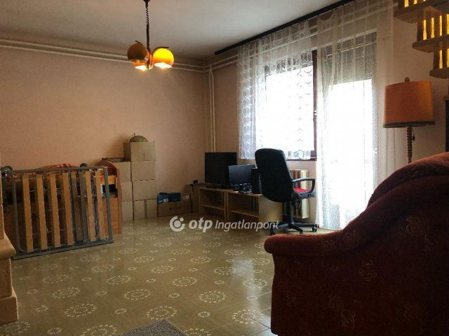 Eladó családi ház, Gyulán 159 M Ft, 5+2 szobás