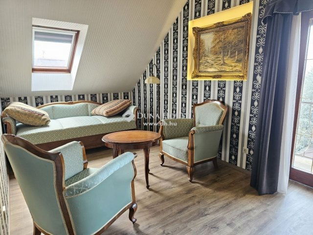 Eladó családi ház, Pócsmegyeren 259 M Ft, 6 szobás