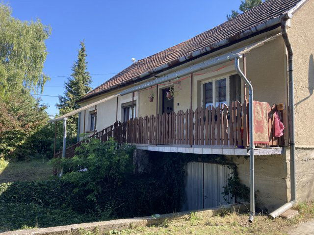 Eladó családi ház, Becskén 18 M Ft, 3 szobás