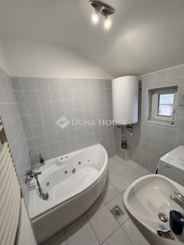 Eladó családi ház, Budapesten, XVI. kerületben 164.9 M Ft