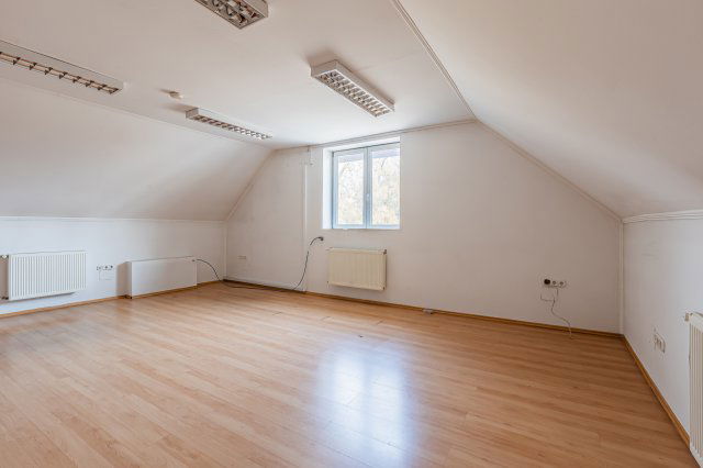 Eladó családi ház, Budapesten, XV. kerületben 289 M Ft, 8 szobás