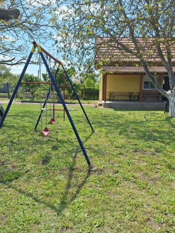 Eladó családi ház, Szegeden 54.99 M Ft, 1+2 szobás