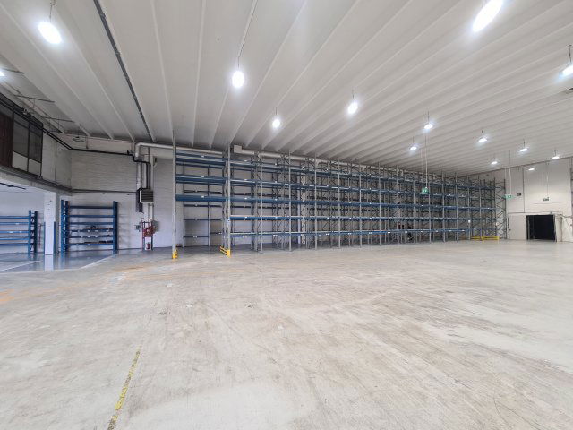 Kiadó ipari ingatlan, Győrött 3500 E Ft / hó