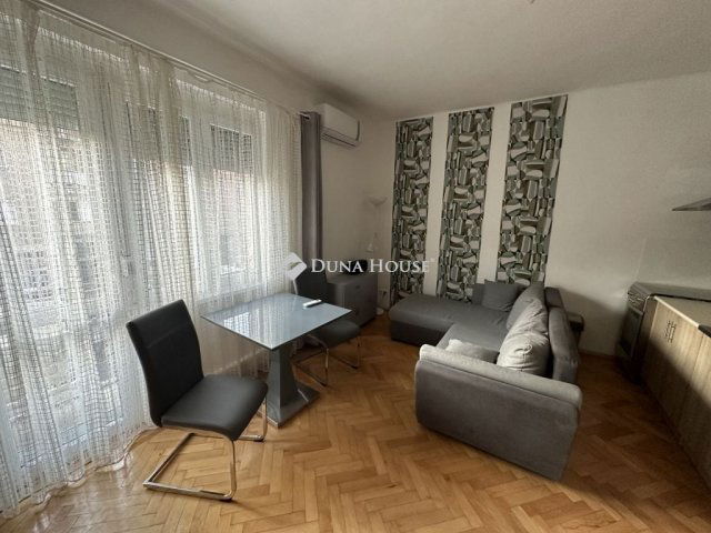 Kiadó téglalakás, albérlet, Pécsett, Sándor utcában, 2 szobás