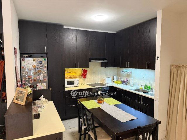 Eladó téglalakás, Székesfehérvárott 78.99 M Ft, 2+1 szobás