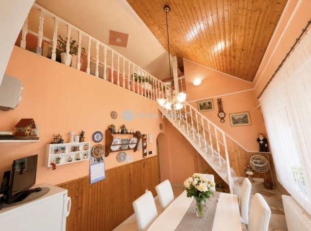 Eladó családi ház, Győrött 109.99 M Ft, 4 szobás