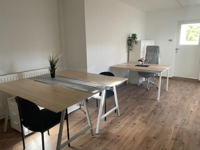 Kiadó ipari ingatlan, Tatán 280 E Ft / hó, 3 szobás