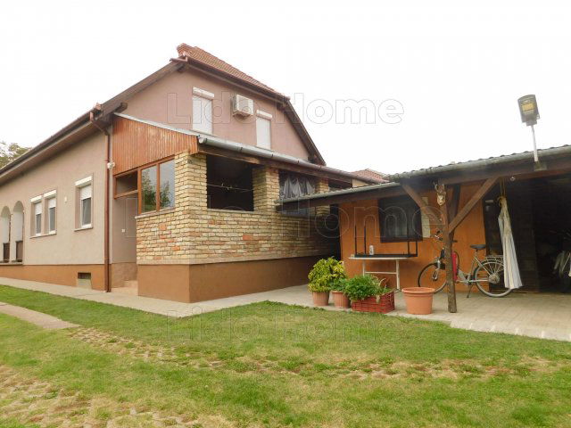 Eladó családi ház, Balatonlelleén 129.9 M Ft