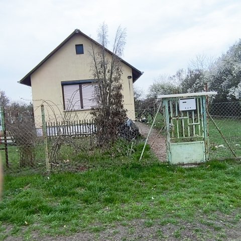 Eladó nyaraló, Szolnokon 6.9 M Ft, 1 szobás