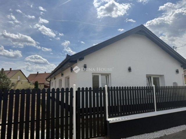 Eladó családi ház, Tápiószelén 44.9 M Ft, 3 szobás