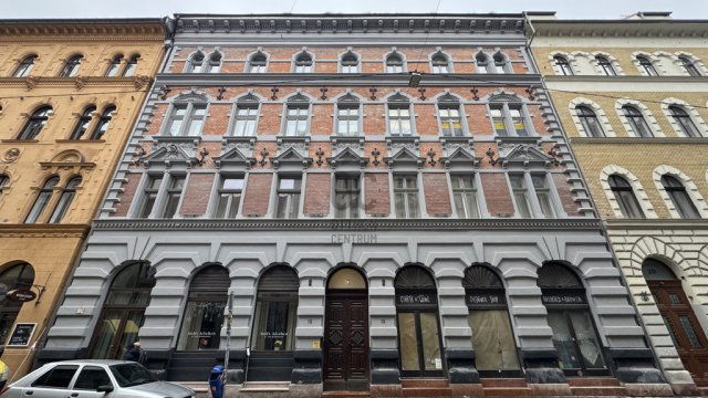 Eladó téglalakás, Budapesten, VI. kerületben 88 M Ft, 2 szobás