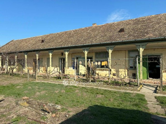 Eladó családi ház, Mezőberényben 13.5 M Ft, 2 szobás