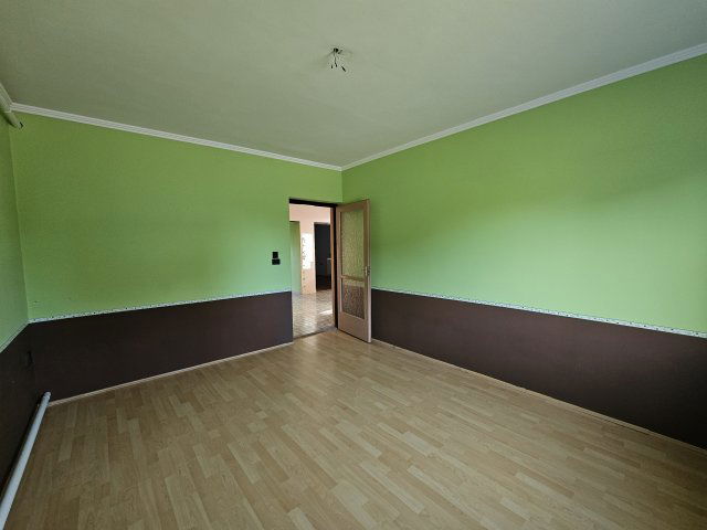 Eladó családi ház, Pápán 43.9 M Ft, 2+1 szobás