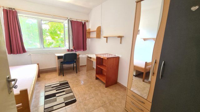 Kiadó téglalakás, albérlet, Pécsett 70 E Ft / hó, 1 szobás