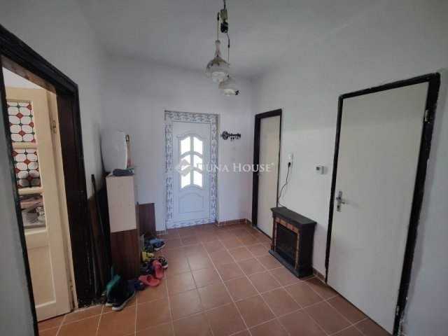 Eladó családi ház, Úrin 49 M Ft, 3 szobás