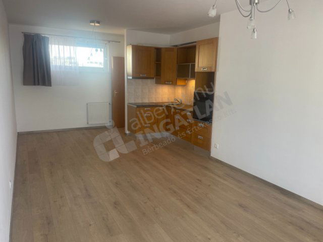 Kiadó téglalakás, albérlet, XIII. kerületben, Csángó utcában