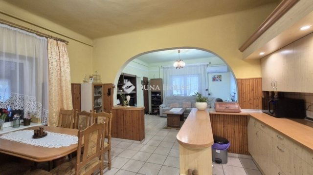 Eladó családi ház, Lajosmizsén 69.9 M Ft, 5 szobás
