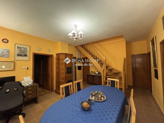 Eladó családi ház, Balatonakaliban 144.9 M Ft, 5 szobás