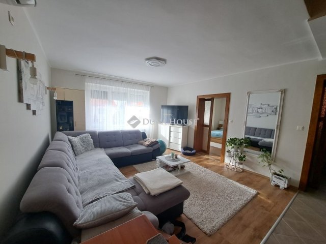 Eladó családi ház, Baján 118 M Ft, 6 szobás