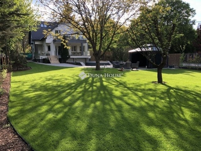 Eladó családi ház, Budapesten, II. kerületben 321.75 M Ft