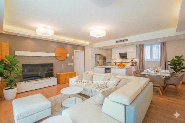 Eladó nyaraló, Csopakon 315 M Ft, 3+1 szobás