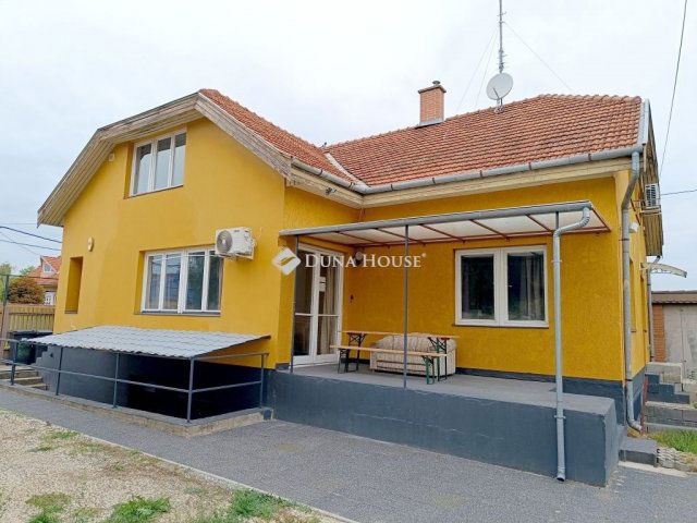 Kiadó családi ház, albérlet, Kecskeméten 2200 E Ft / hó