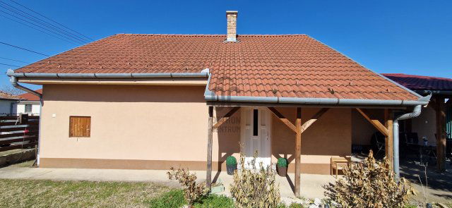 Eladó családi ház, Mikepércsen 69.9 M Ft, 3 szobás