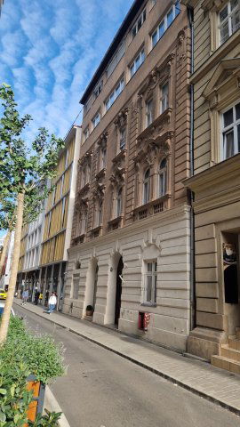 Eladó téglalakás, Budapesten, VI. kerületben, Dessewffy utcában