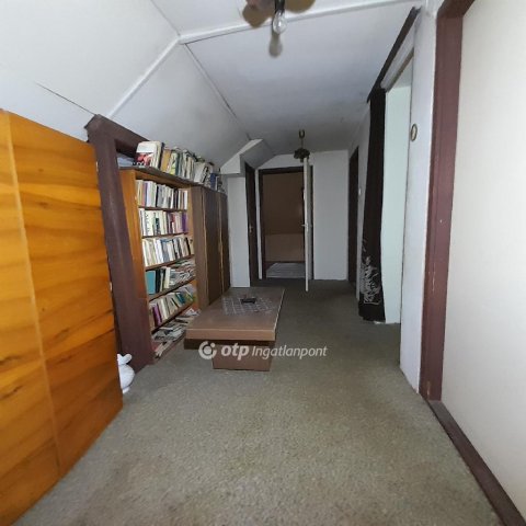 Eladó ikerház, Tolnán 30.99 M Ft, 4+2 szobás