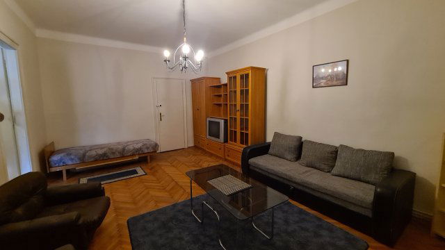 Kiadó téglalakás, albérlet, Esztergomban 200 E Ft / hó