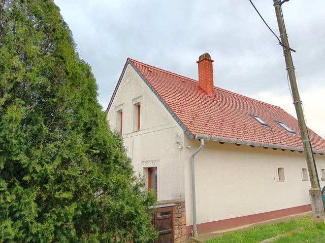 Eladó családi ház, Lovason 199 M Ft, 3+3 szobás