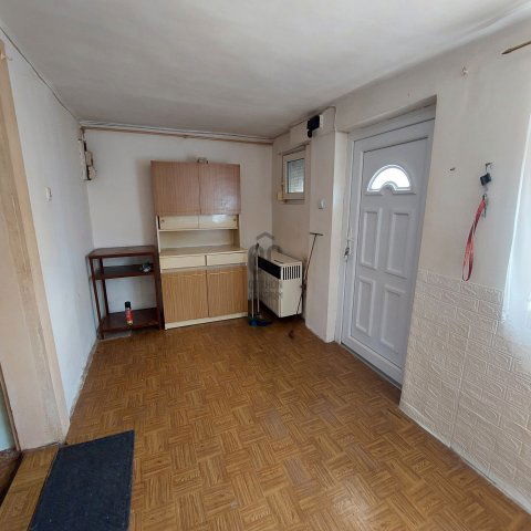 Eladó sorház, Pécsett 12.99 M Ft, 2 szobás