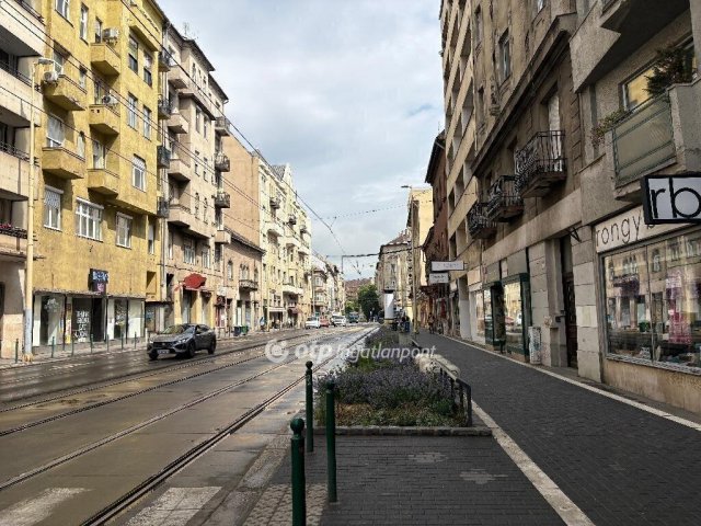 Eladó téglalakás, Budapesten, II. kerületben 75 M Ft, 1 szobás