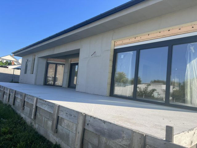Eladó családi ház, Mosonmagyaróváron 140 M Ft, 3 szobás