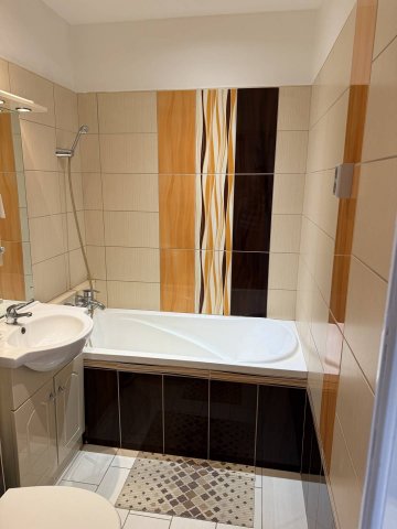 Kiadó panellakás, albérlet, Dunaújvárosban 110 E Ft / hó