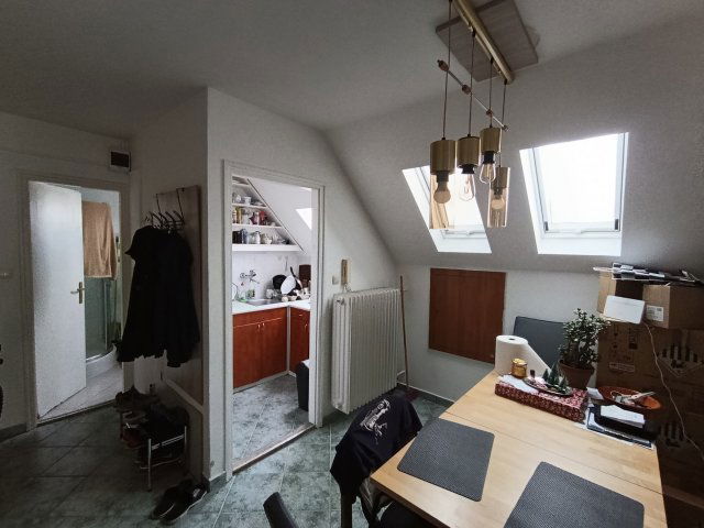 Eladó téglalakás, Veszprémben 65.8 M Ft, 3 szobás