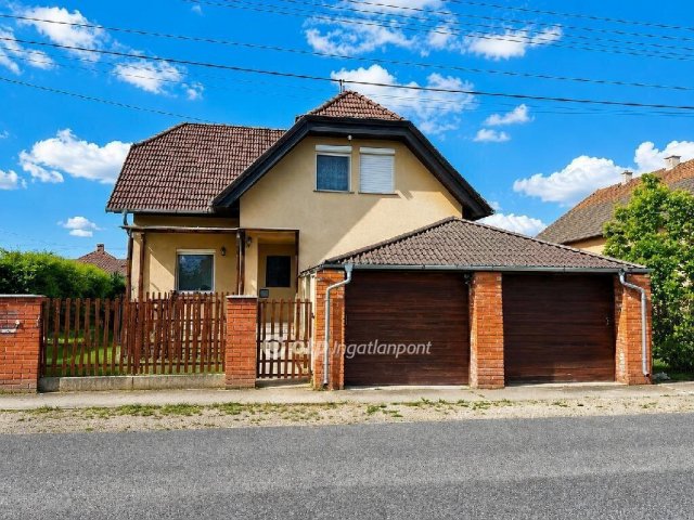 Eladó családi ház, Szigethalmon 118.9 M Ft, 4 szobás