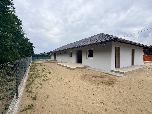 Eladó ikerház, Szigethalmon 89.9 M Ft, 3 szobás