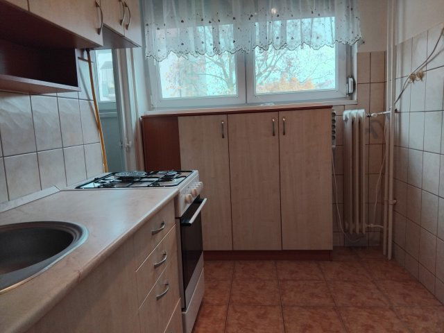 Eladó téglalakás, Pécsett 56 M Ft, 2+1 szobás