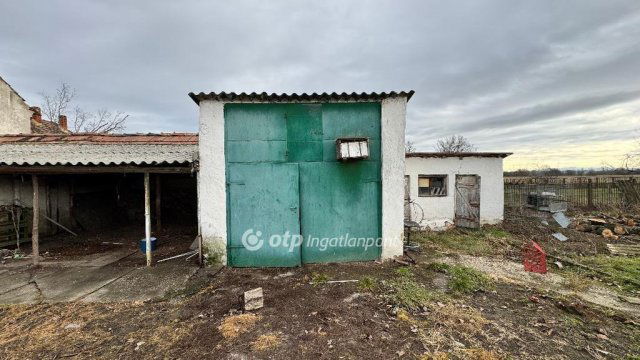 Eladó családi ház, Mezőlakon 37.5 M Ft, 3 szobás