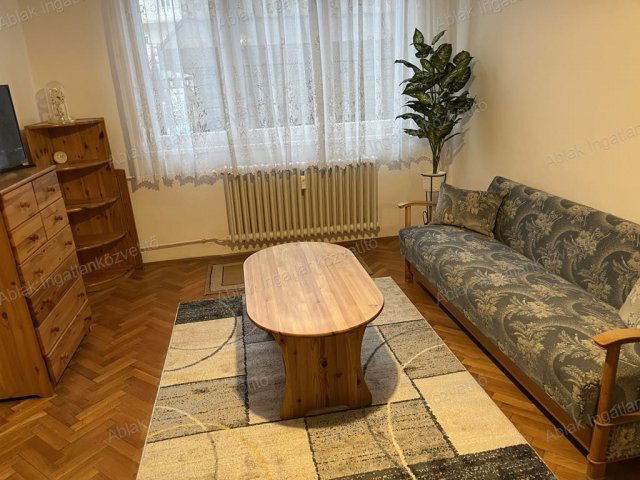Kiadó téglalakás, albérlet, Kecskeméten 160 E Ft / hó