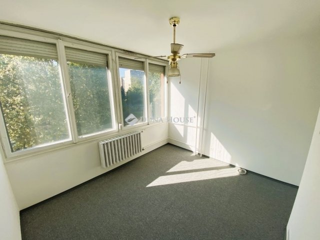 Eladó panellakás, Szombathelyen 36.9 M Ft, 2 szobás