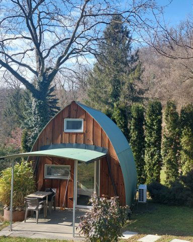 Eladó családi ház, Pécsett 42.6 M Ft, 1 szobás