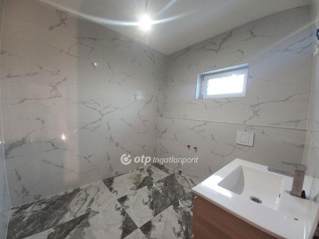 Eladó ikerház, Gödön 110 M Ft, 4 szobás / költözzbe.hu
