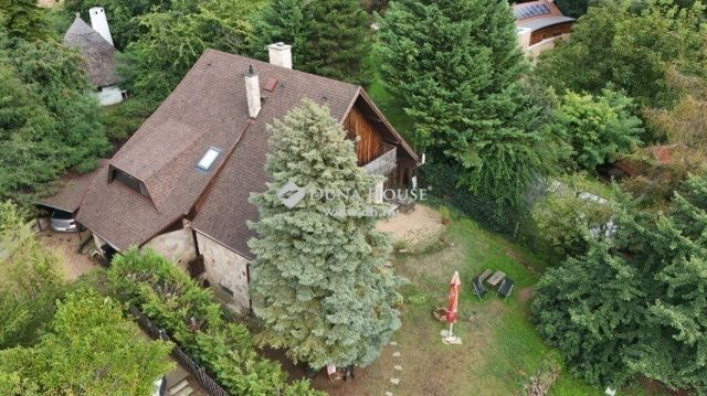 Eladó családi ház, Gödöllőn 198 M Ft, 6 szobás