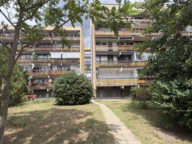 Eladó téglalakás, Budapesten, XVIII. kerületben 69.5 M Ft